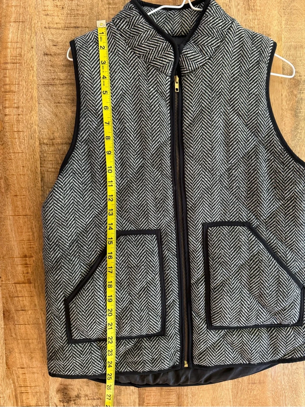 MEROKEETY Black White Herringbone Zip Front Vest Gold Tone Zipper Pockets